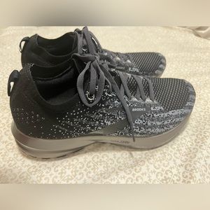 Brooks Levitate Women’s 7.5